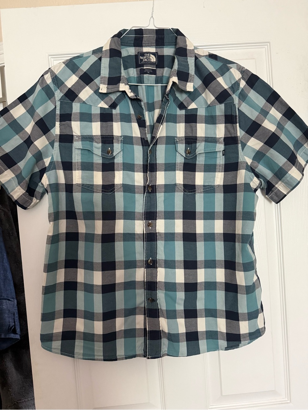 The North Face mens short sleeve shirt. XL.